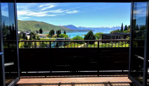 Apartment with Lake View