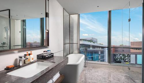 Junior King Suite
