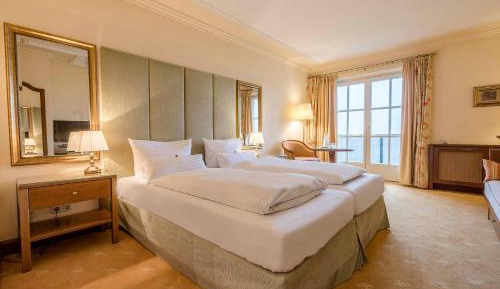 Standard Double Room with Lake View