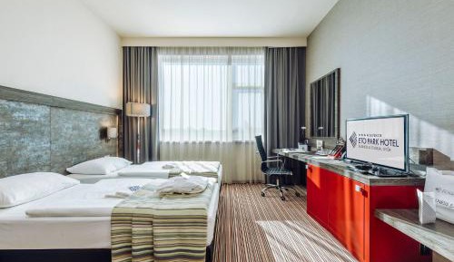 Business superior room with street view