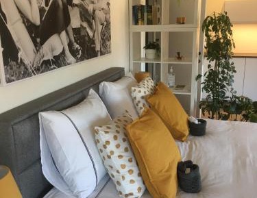 Deluxe Queen Studio 