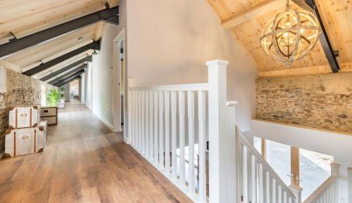 Seven-Bedroom House