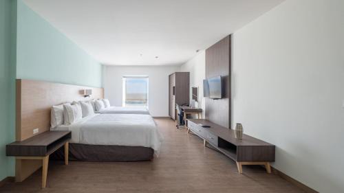 One-Bedroom Suite with Two Queen Beds