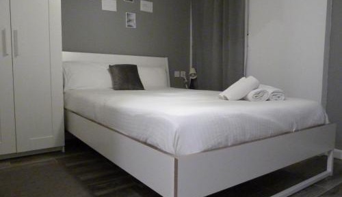 Studio with Spa Bath