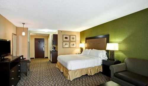 Standard Corner King Room