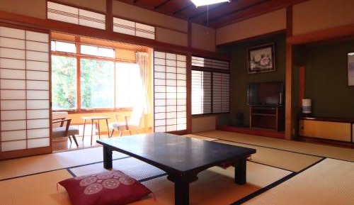 Economy Triple Room with Shared Bathroom