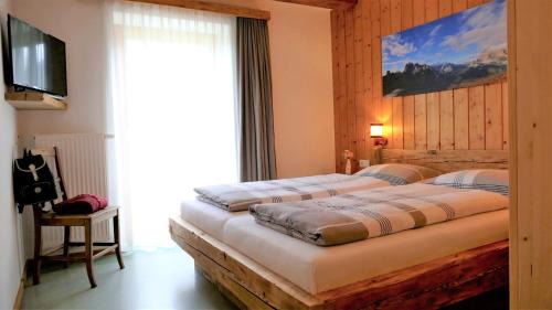 Apartment with Mountain View