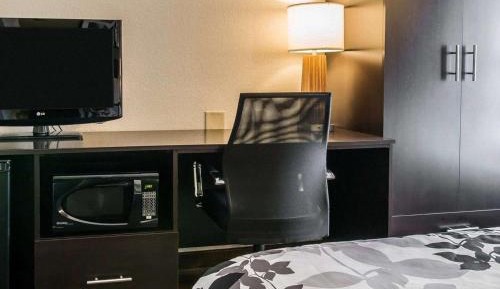 Queen Room - Disability Access/Non-Smoking