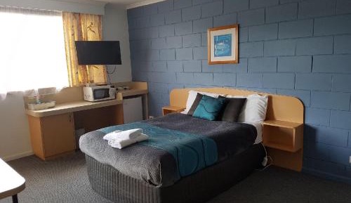 Studio with En Suite ( No Pets )