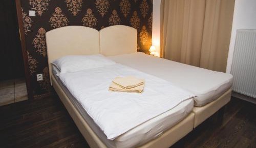 Basic Double Room with Private Bathroom