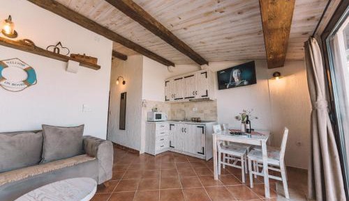 Comfort One-Bedroom Apartment with Balcony