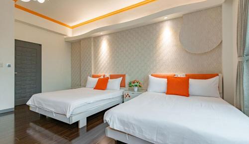 Quadruple Room with Private Bathroom