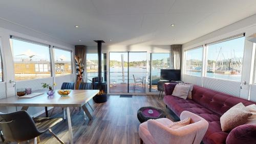 Bungalow - Water Front (Innenlage)