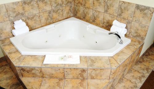 King Suite with Spa Bath