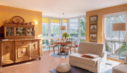 Superior One-Bedroom Apartment