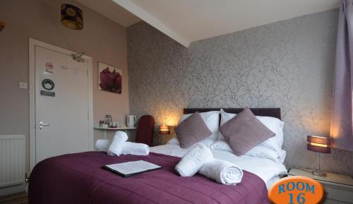 Budget Double Room - 2nd Floor - no elevator and no dogs