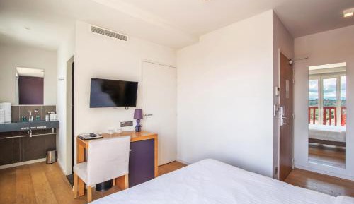 Classic Double Room with Balcony