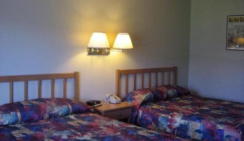 Deluxe Double Room (1 adult + 2 children)