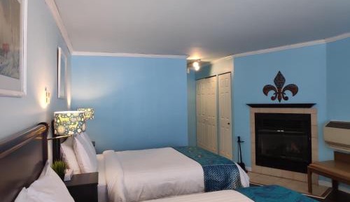 Suite Queen and Double with Fireplace and kitchette 