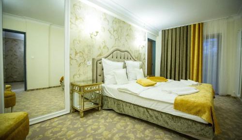 Executive Suite with Balcony