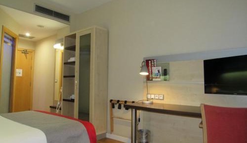 Standard Queen Room with Sofa Bed