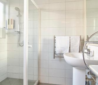 Standard Queen Room 1