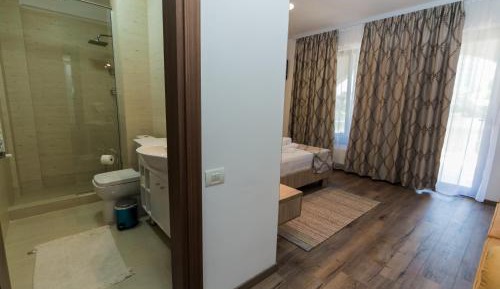 Double Room with Lake View