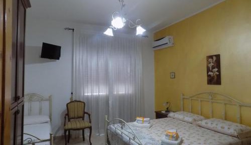 Triple Room with Private Bathroom