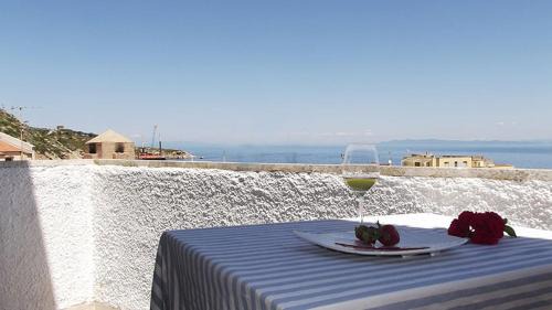 Deluxe Double Room with Balcony and Sea View