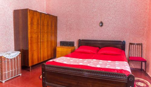 Standard Double Room with Shared Bathroom