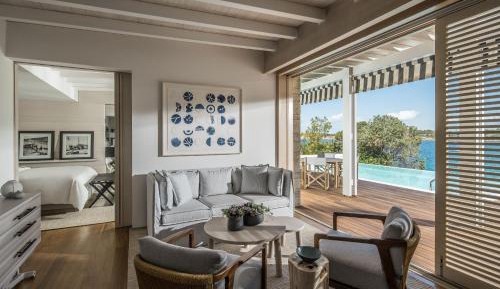 Bungalow Suite with Private Pool and Sea View