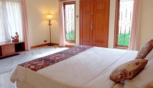 King Room with Spa Bath