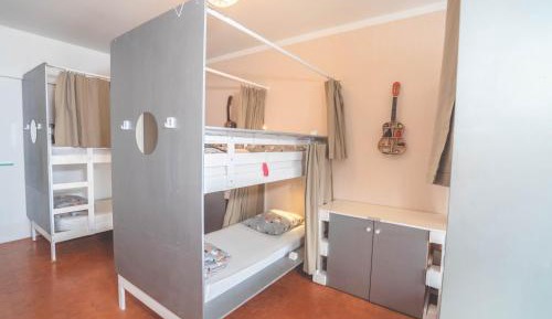 Bed in 6-Bed Female Dormitory Room (women only)