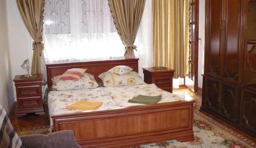 One-Bedroom Apartment with Terrace