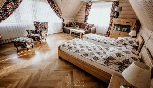Deluxe Family Room