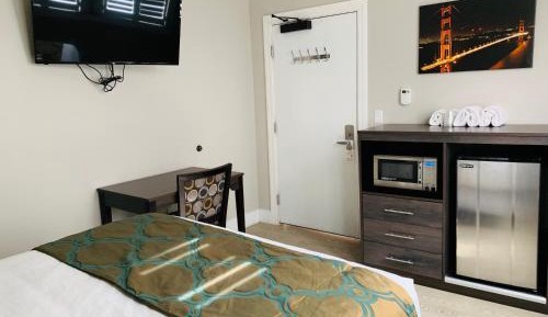 Queen Room with Shared Bathroom