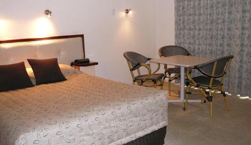 Deluxe single or double room