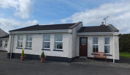 Three-Bedroom House (6 Adults)