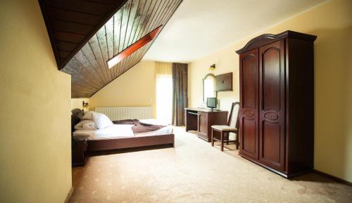 Double or Twin Room with Private Bathroom
