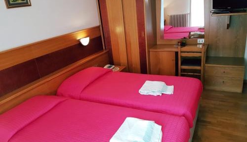 Twin Room with Private Bathroom