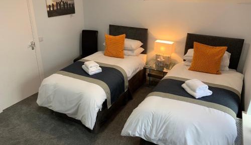 Twin Room with Private Bathroom