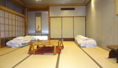Japanese-Style Family Room - Smoking