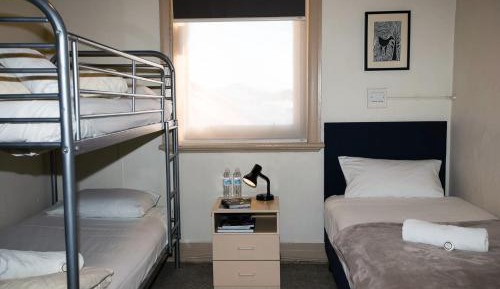 Basic Triple Room with Shared Bathroom