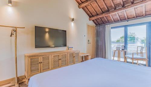 Deluxe Double Room with Extra Bed
