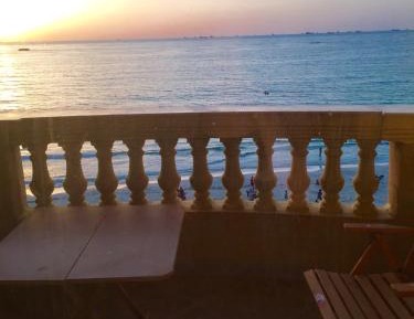 Studio Apartment with Sea View