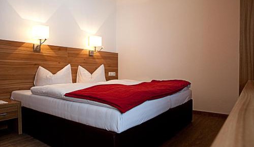 One-Bedroom Apartment with Terrace