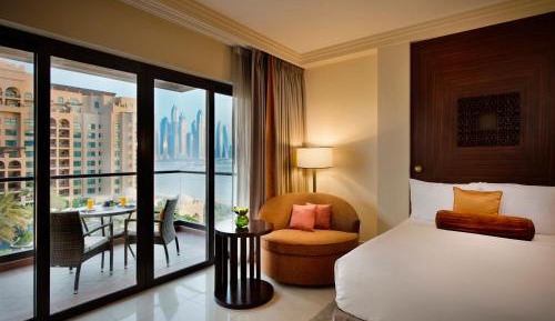 Fairmont Heritage King Room with Partial Palm Sea View