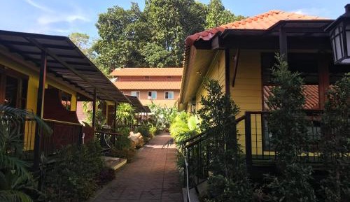 Bungalow with Garden View