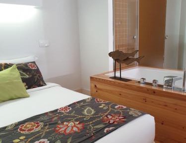 Suite with Hot Tub