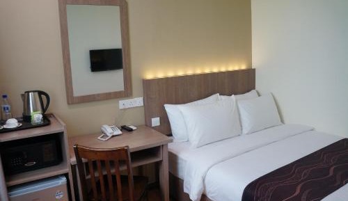 Deluxe Queen Room